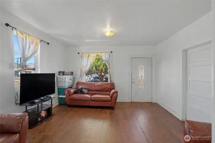 Living room in 814