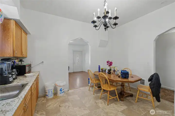 Kitchen in 814