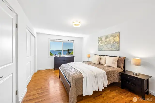 Upstairs bedroom #2