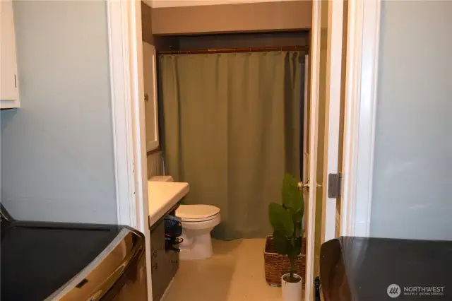Washer & dryer stay. 1 Full bath