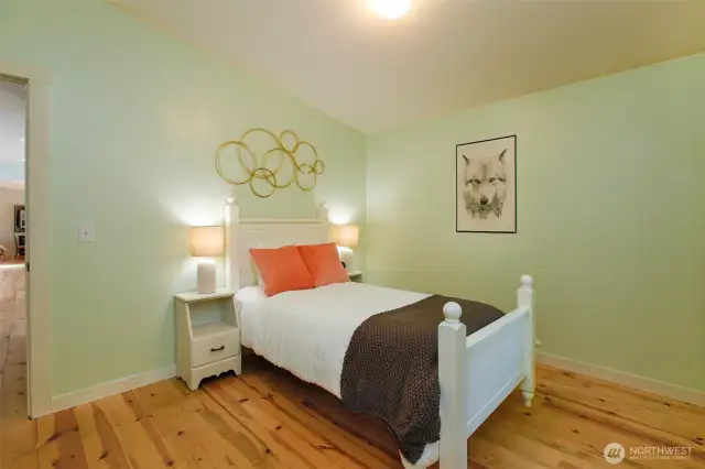 2nd bedroom