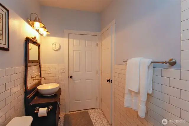 2nd bathroom