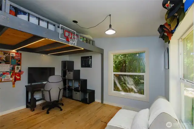 3rd Bedroom - Has loft bed