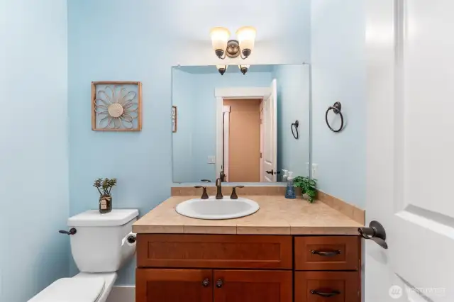 1st floor 1/2 bath