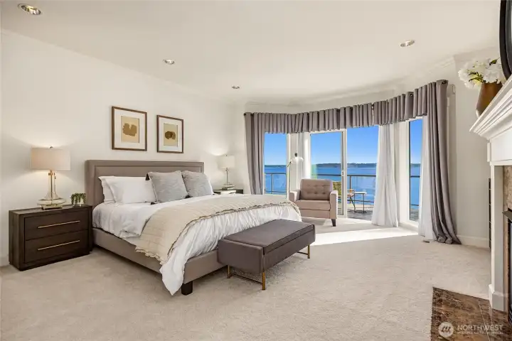 Stunning oversized primary on the main!