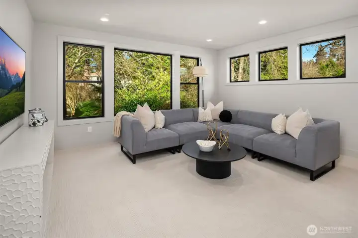 Flexible upper floor bonus space