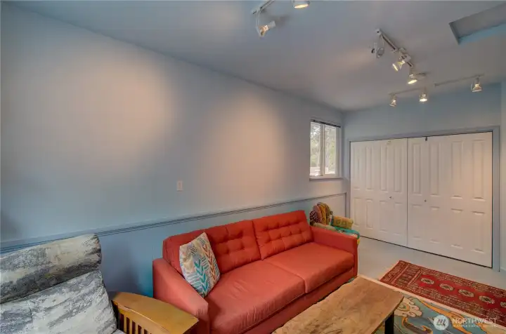 10 x 17 ft of extra space! How will you use it?