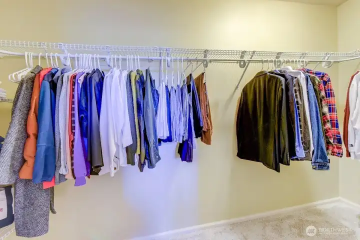 Primary walk-in-closet
