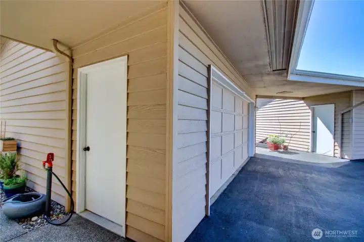 Detached Garage