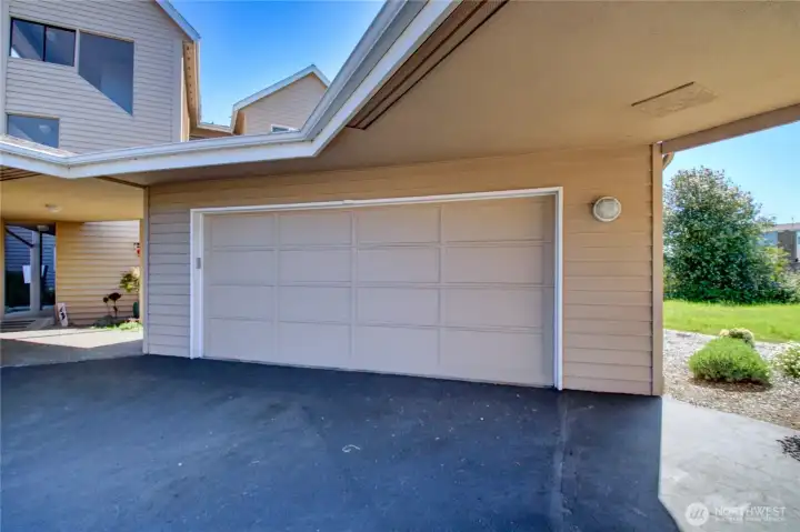 Detached 2 car garage
