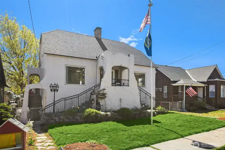 1st time on market in 50 years!!! This iconic downtown Cle Elum home will take you back in time. Gorgeous curb appeal, come give this home your love. Perfectly located just 2 blocks from main street and downtown Cle Elum.