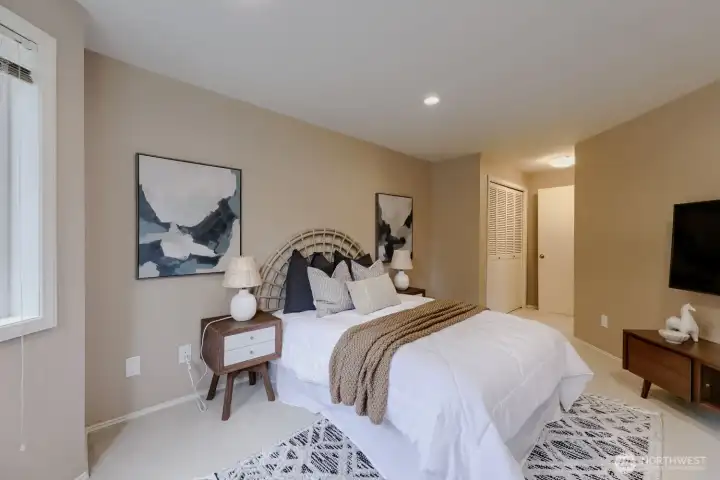 Second Bedroom in a Private Wing - Perfect for Guests or Home Office