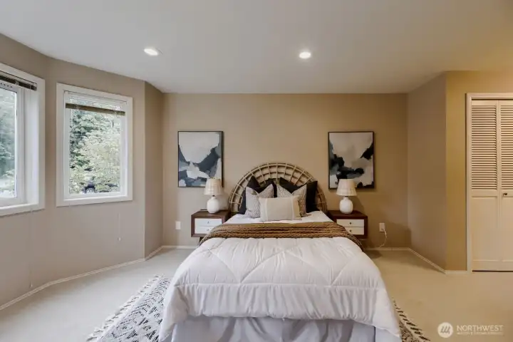 Second Bedroom in a Private Wing - Perfect for Guests or Home Office