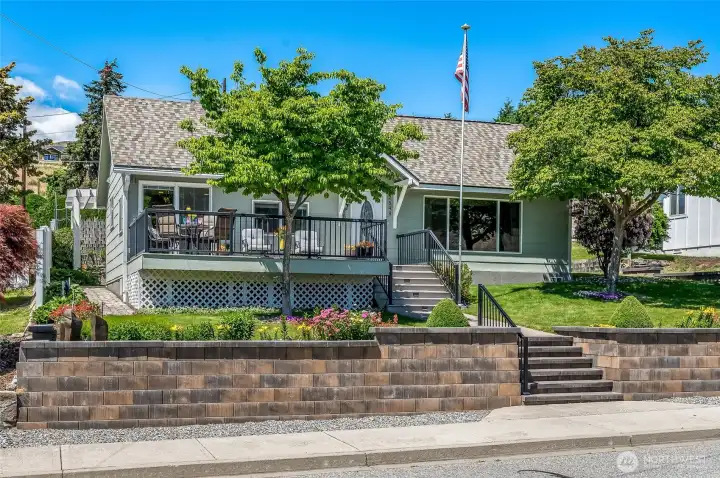Great curb appeal