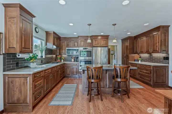 Double ovens, granite counters and plenty of storage