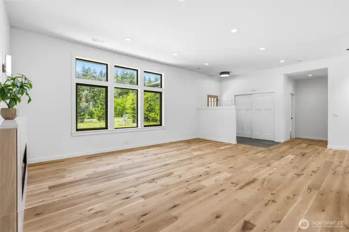 Bright & airy great room with expansive layout perfect for entertaining. Bright & airy great room with expansive layout perfect for entertaining.