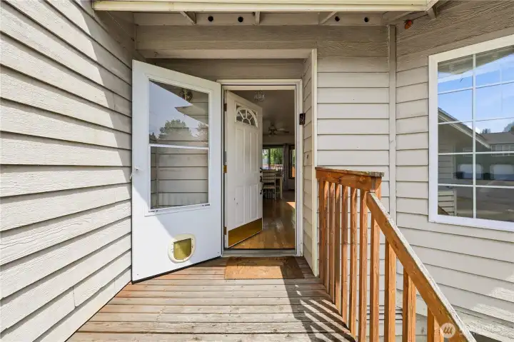 4 Stairs to main entrance
