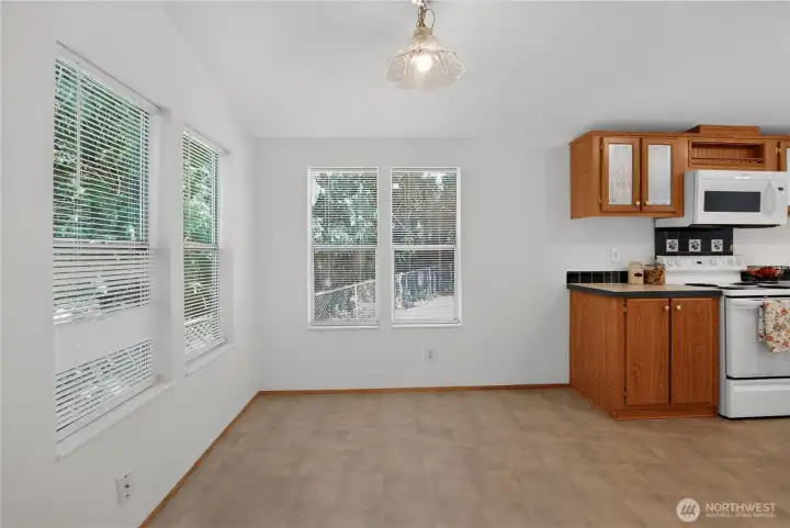 Kitchen eating area