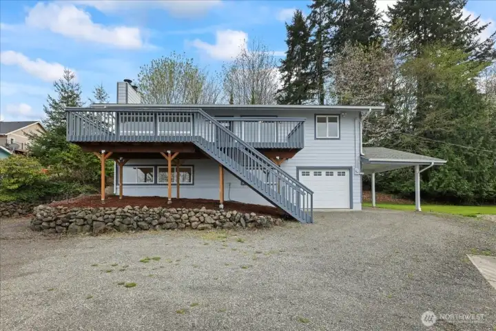 Lots of parking, stately home ready to showcase what it's got!