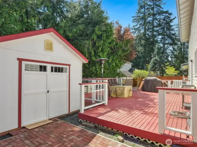 Outdoor storage shed for the lawn funitures.