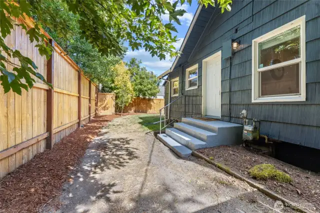 Side entrance off kitchen