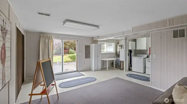 Downstairs extra living area offers plenty of room to transform into a rec room, utility space, or whatever fits your lifestyle best!