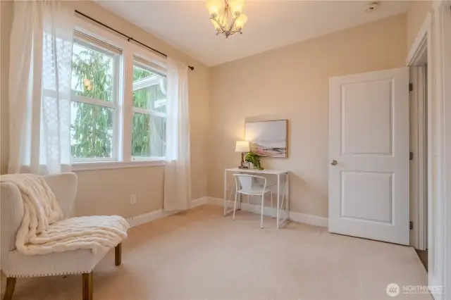 Office Space / 4th Bedroom just off front entry.