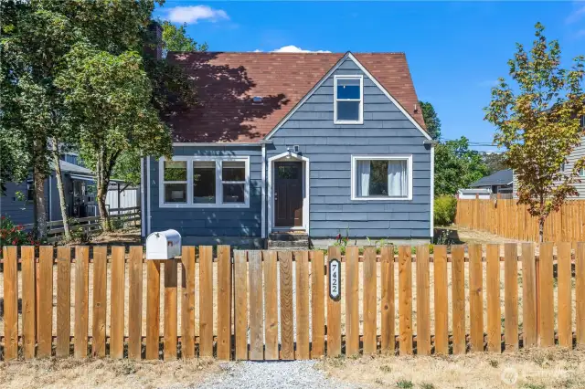 Welcome to South Tacoma's most charming home! This classic Craftsman is located on a generous level lot, fully-fenced and has many quality updates at an affordable price! Enjoy newer interior paint, many updated windows, a refreshed kitchen and bath and brand new carpet underfoot. You'll love it here!