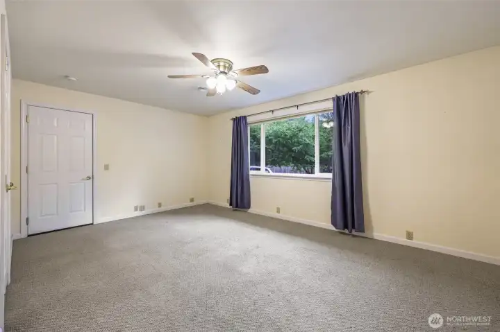 Another view of the bonus room