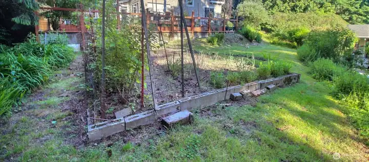 Level and large garden area