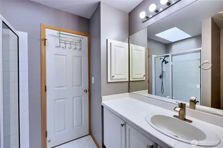 Primary ensuite 3/4 bath with shower