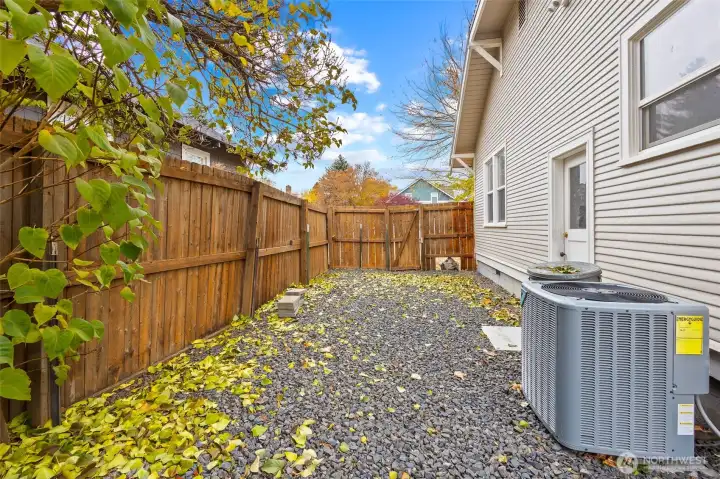 Side yard + dog run.