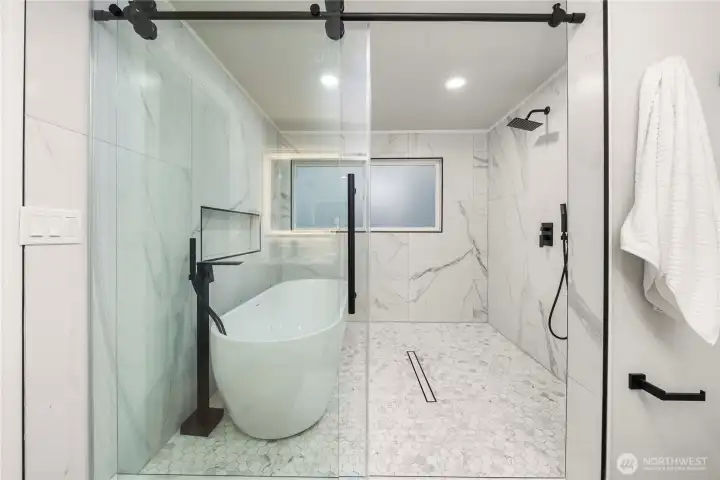 Dreamy bathroom with Tub and Shower