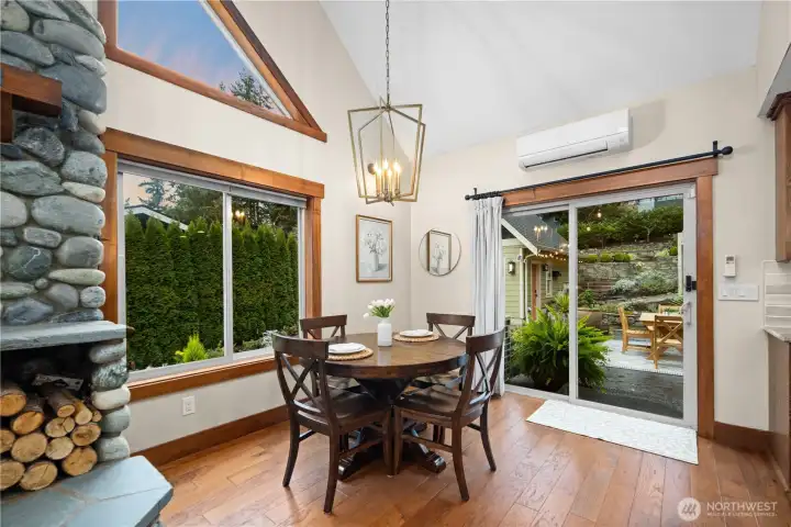 Seamlessly flowing into Dining Space...