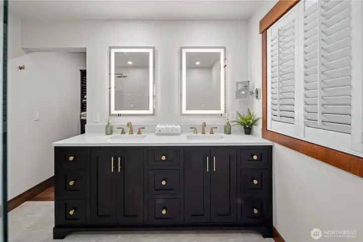 Heated Tile flooring, Dual vanity w/Quartz counters!