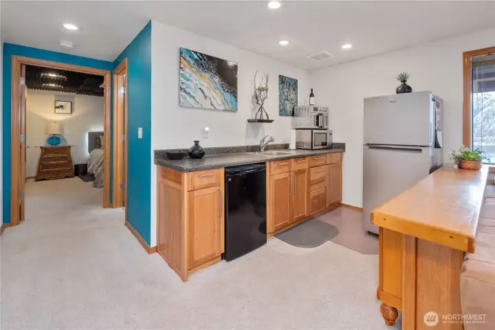 Lower Living Guest Suite Kicthenette with great lake views