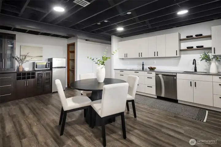 This level enjoys a contemporary flavor: 2nd kitchen and eating area.