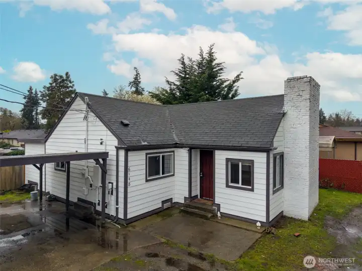 Fully updated exterior with new siding, roof, and windows!