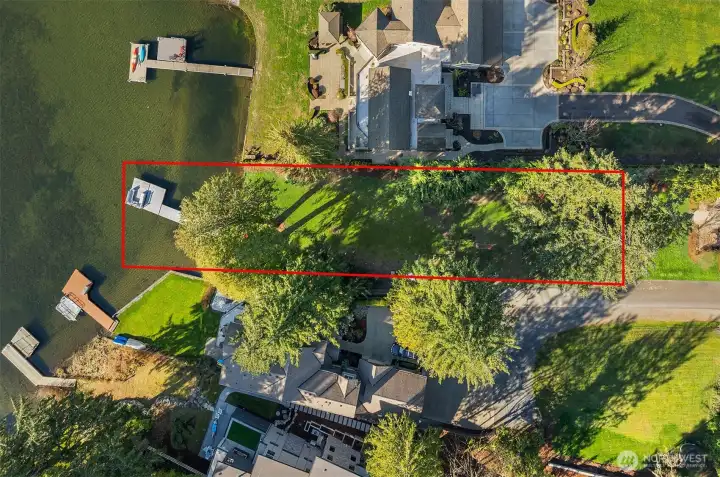 Sandwiched between beautiful multi million dollar homes