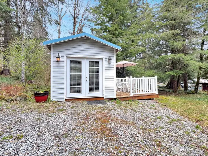 Free standing shed with deck