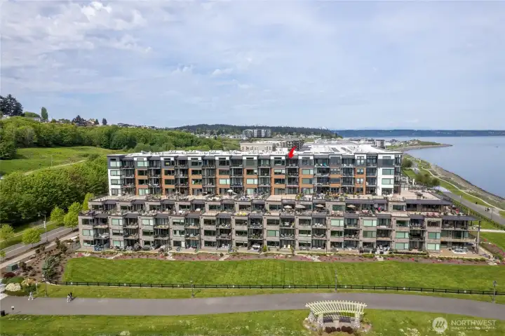 Top-floor unit offering the best views and added privacy with no upstairs noise.  Ideally positioned in the heart of the building for peaceful living, away from road noise