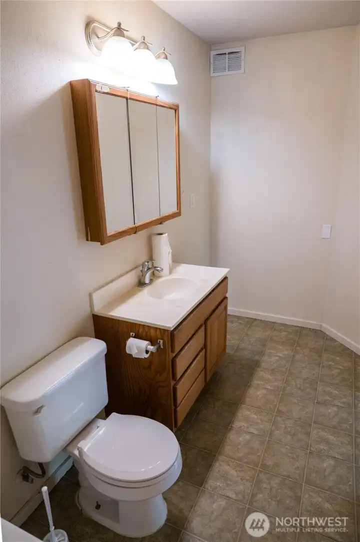 Main Level Bath