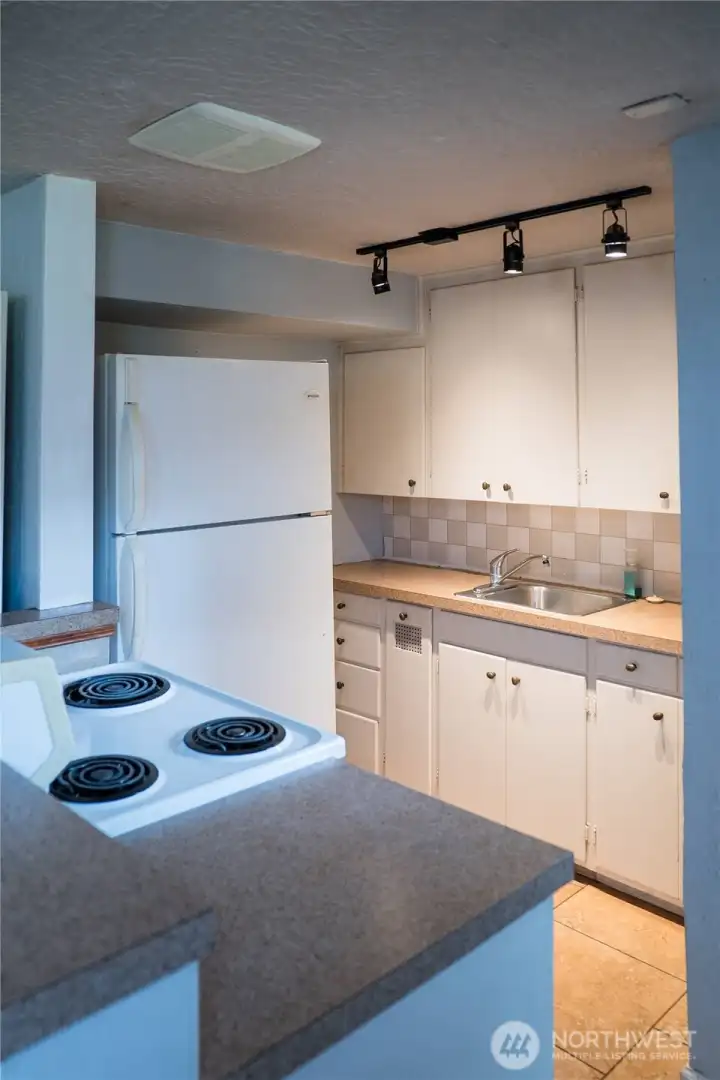 Unit B Kitchen