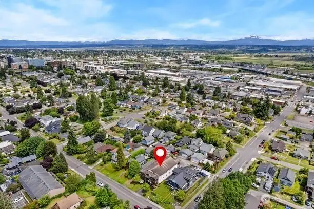 I-5 is visible in this photo in the upper right corner. This location has wonderfully convenient freeway access!
