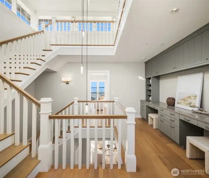The staircase leading to the bedroom level—and on to the 360-degree view observatory—is a true masterpiece of craftsmanship, gracefully uniting form, function, and artistry.