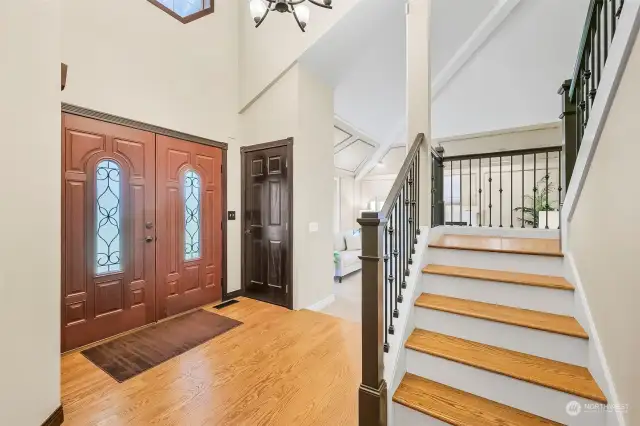 Grand entry to this beautiful home, featuring real hardwood floors!