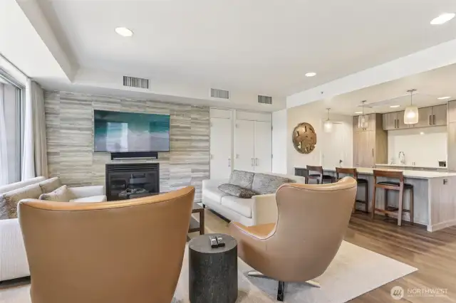 Social Room-Includes 2 large TVs, cable TV & streaming options, large island, wine & water glasses/serving utensils upon request, kitchenette with mini fridge, microwave & warmer.