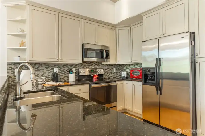 Stainless appliances.