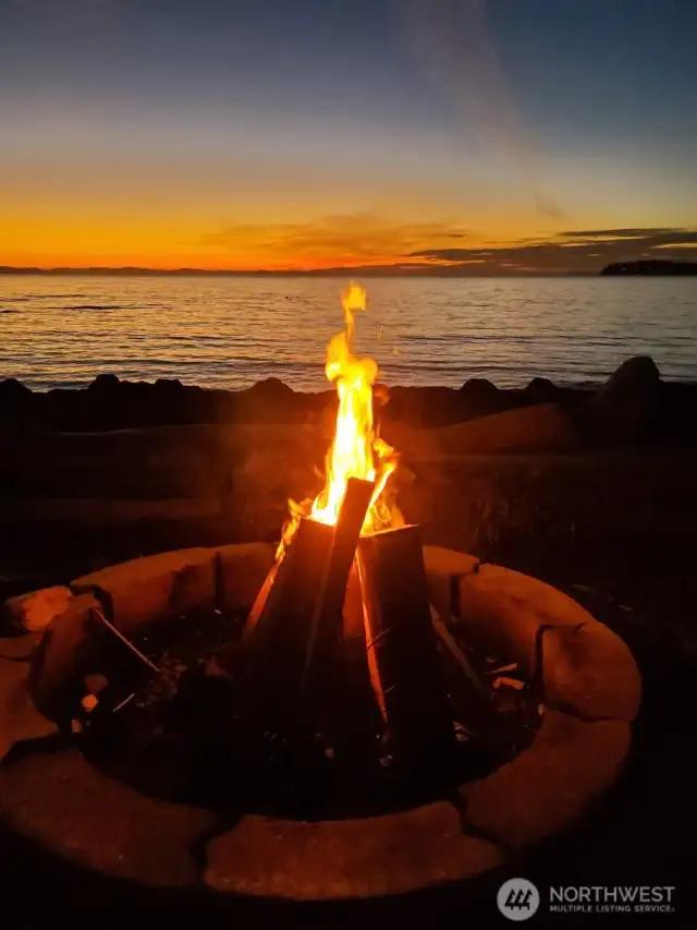 In the front the Grand Bay owners have firepits and can enjoy world class sunsets.  Tideland rights.