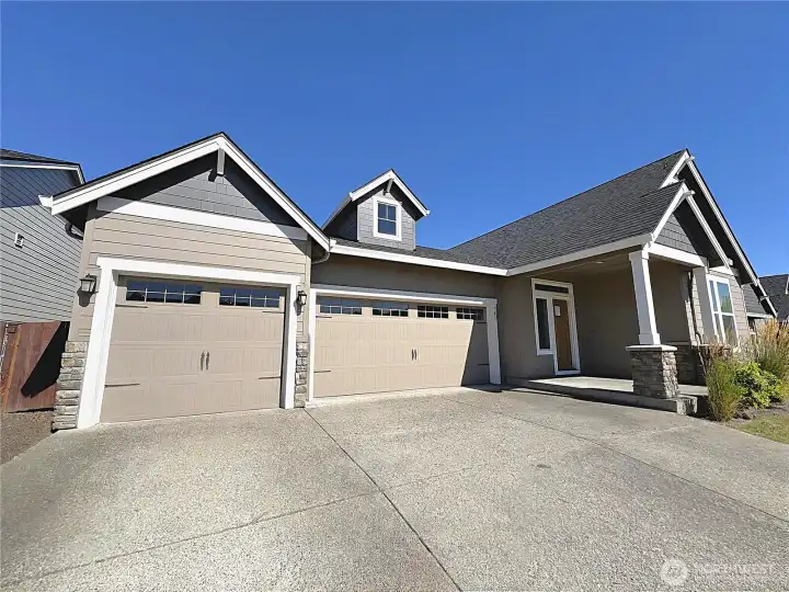 Welcome to Seven Wells Estates, well-appointed community in Ridgefield, WA!
